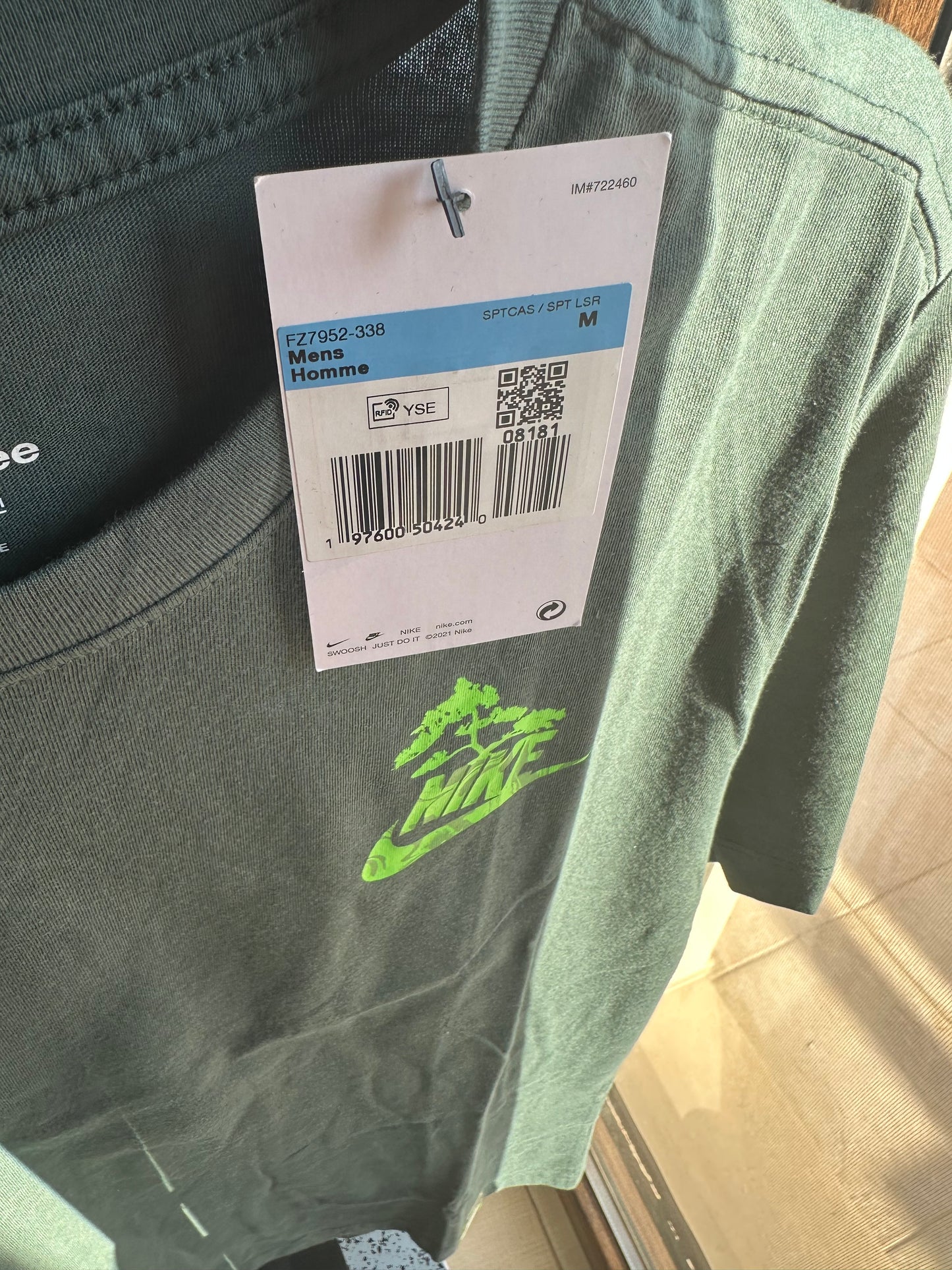 Nike 'slow your  sole' graphic Green